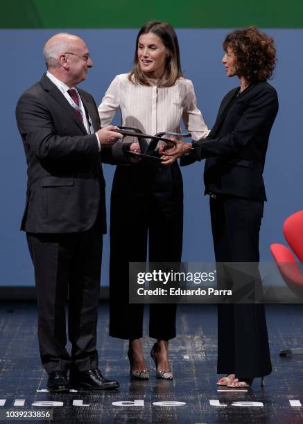 Francisco Juan Martinez Mokica, Queen Letizia of Spain and Emmanuelle Charpentier attend the 'V de Vida' AECC awards at El Canal theatre on September...