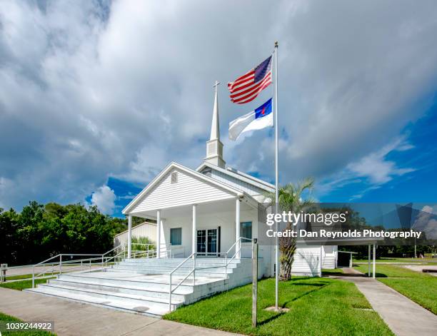 island church in summer - american flag church stock pictures, royalty-free photos & images