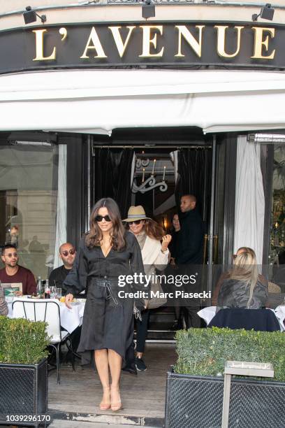 Actress Eva Longoria leaves the L'Avenue restaurant on September 24, 2018 in Paris, France.