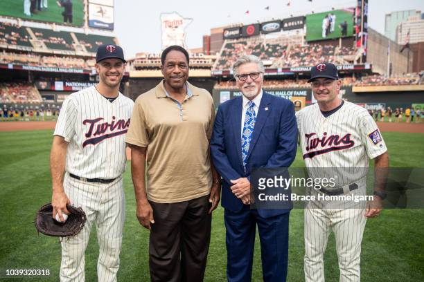 Former pitcher Jack Morris is honored for his Hall of Fame induction poses for a photo with Dave Winfield, Paul Molitor and Joe Mauer of the...