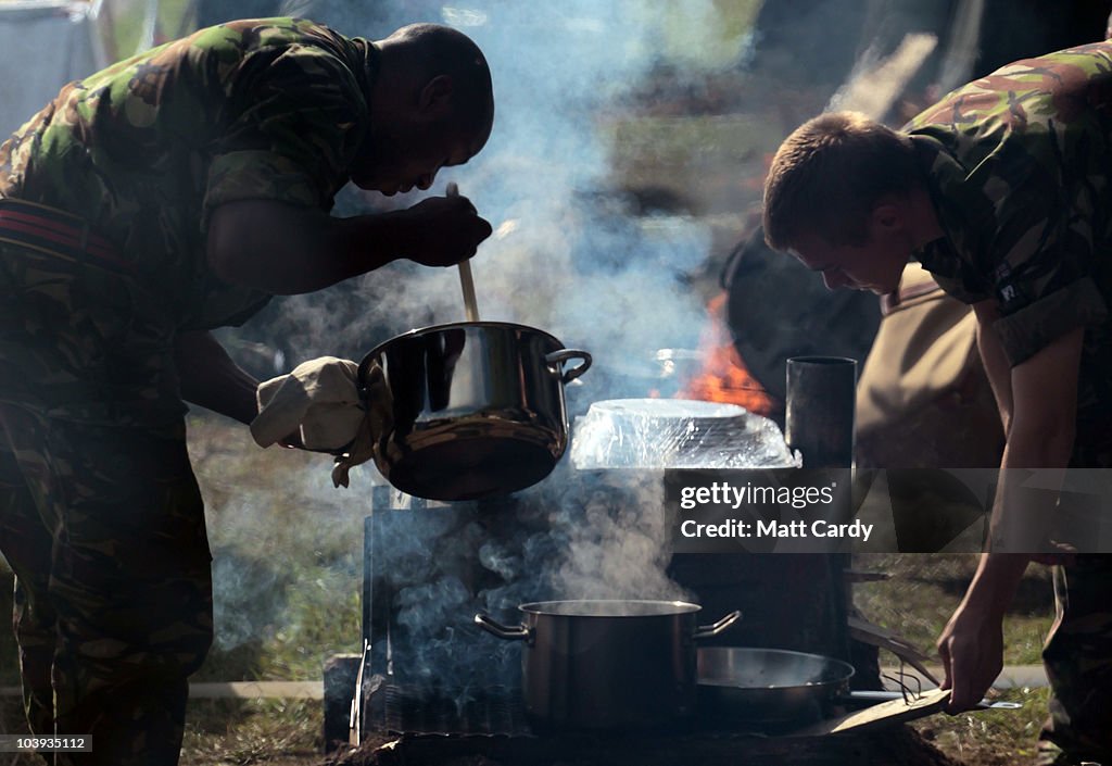 Combat Cooking British Army military chefs prepare a meal for judging in a field ...