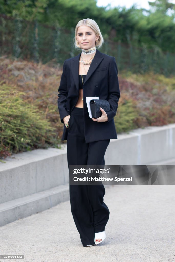 Street Style : Paris Fashion Week Womenswear Spring/Summer 2019 : Day One