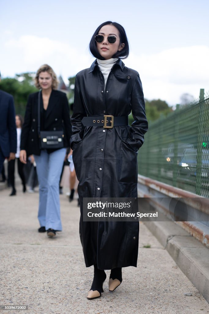 Street Style : Paris Fashion Week Womenswear Spring/Summer 2019 : Day One