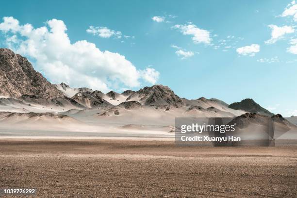 desert mountains - gobi desert stock-fotos und bilder