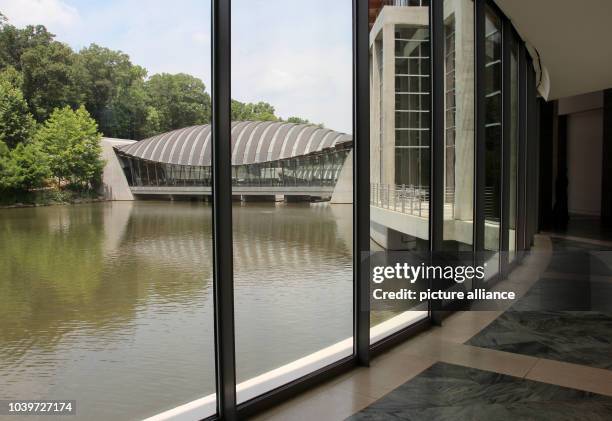 The art museum 'Crystal Bridges Museum of American Art' in Bentonville, USA, 30 June 2016. Photo: Christina Horsten/dpa | usage worldwide