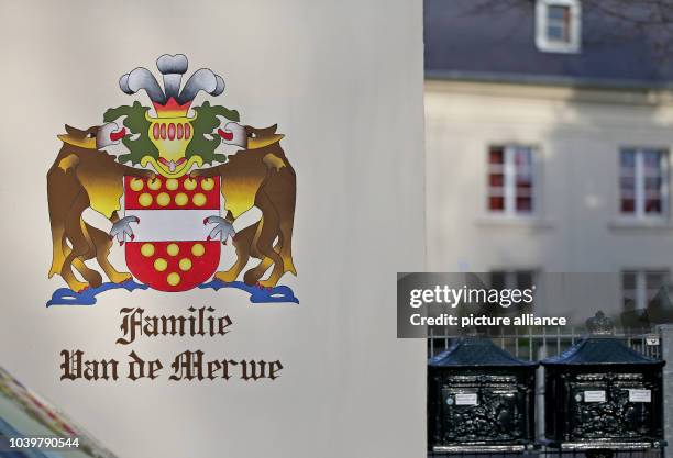 49 Family Crest Cow Stock Photos High Res Pictures And Images Getty 49-family-crest-cow-stock-photos-high-res-pictures-and-images-getty