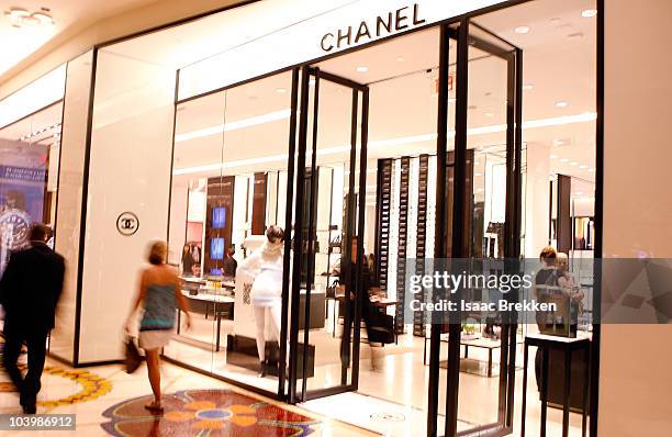 44 Chanel Boutique Las Vegas Photos and Premium High Res Pictures - Getty  Images