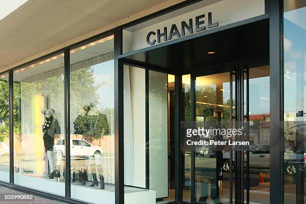 Chanel Dallas Celebrates Fashion's Night Out at Chanel Boutique... News  Photo - Getty Images