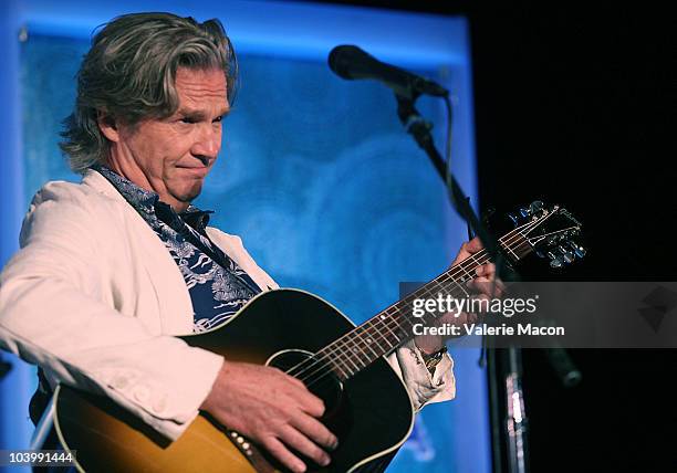 Actor Jeff Bridges performs at the Annual SeaChange Summer Party To Benefit Oceana on September 10, 2010 in Laguna Beach, California.