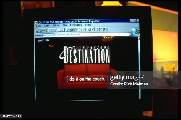 Gateway Destination Computer Gateway 2000 Photos and Premium High Res Pictures - Getty Images