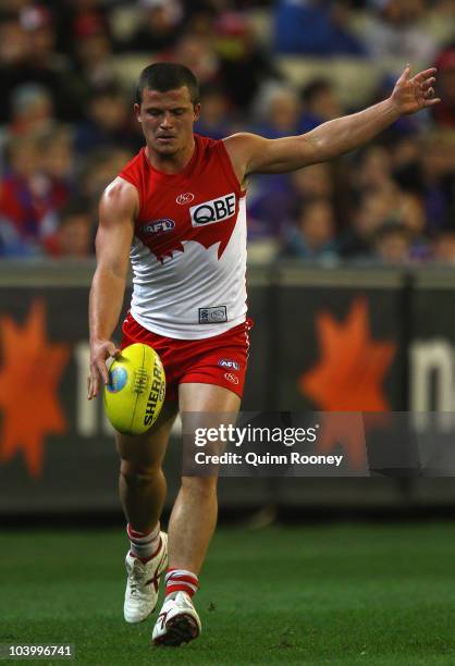 Jarred Moore of the Swans kicks during the AFL First Semi Final match between the Western Bulldogs and the Sydney Swans at Melbourne Cricket Ground...