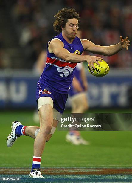 Dylan Addison of the Bulldogs kicks during the AFL First Semi Final match between the Western Bulldogs and the Sydney Swans at Melbourne Cricket...