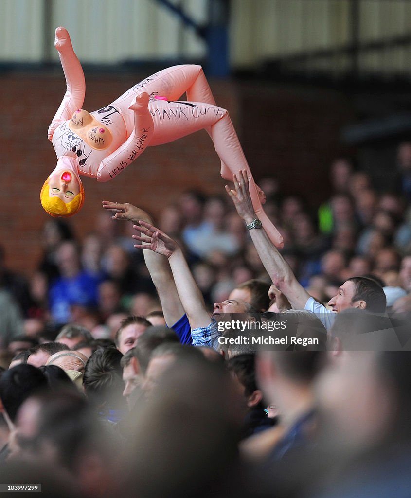 Everton v Manchester United - Premier League