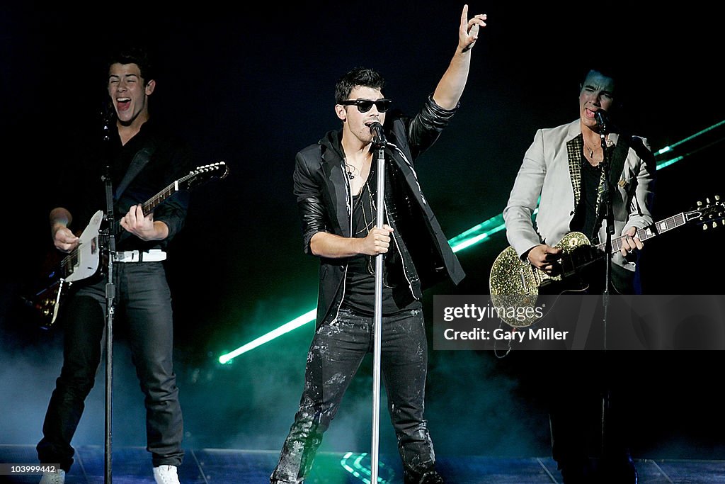 Jonas Brothers In Concert - San Antonio, TX