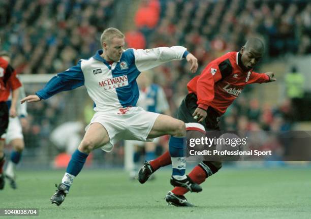 David Batty of Blackburn Rovers battles with Des Lyttle of Nottingham Forest during an FA Carling Premiership match at Ewood Park on November 18,...