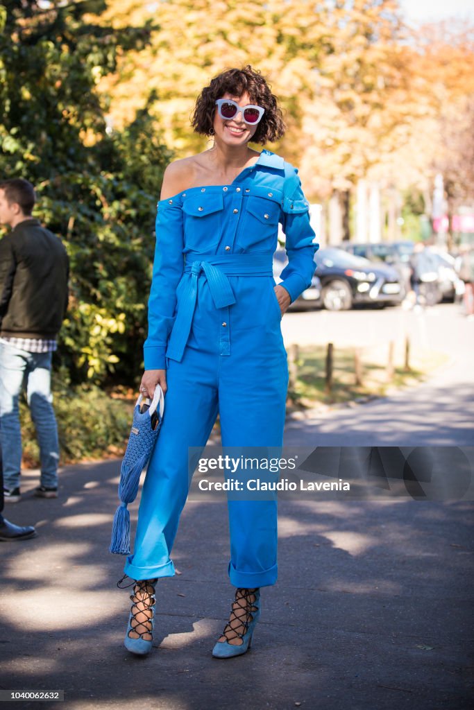 Street Style : Paris Fashion Week Womenswear Spring/Summer 2019 : Day Two