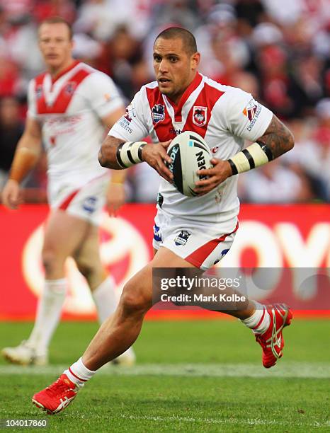 Jeremy Smith of the Dragons runs the ball during the NRL Fourth Qualifying Final match between the St George Illawarra Dragons and the Manly...