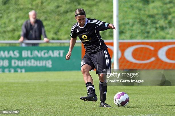 Sandra Smisek of Frankfurt runs with the ball during the Women's bundesliga match between FCR Duisburg and FFC Frankfurt at the PCC-Stadium on...