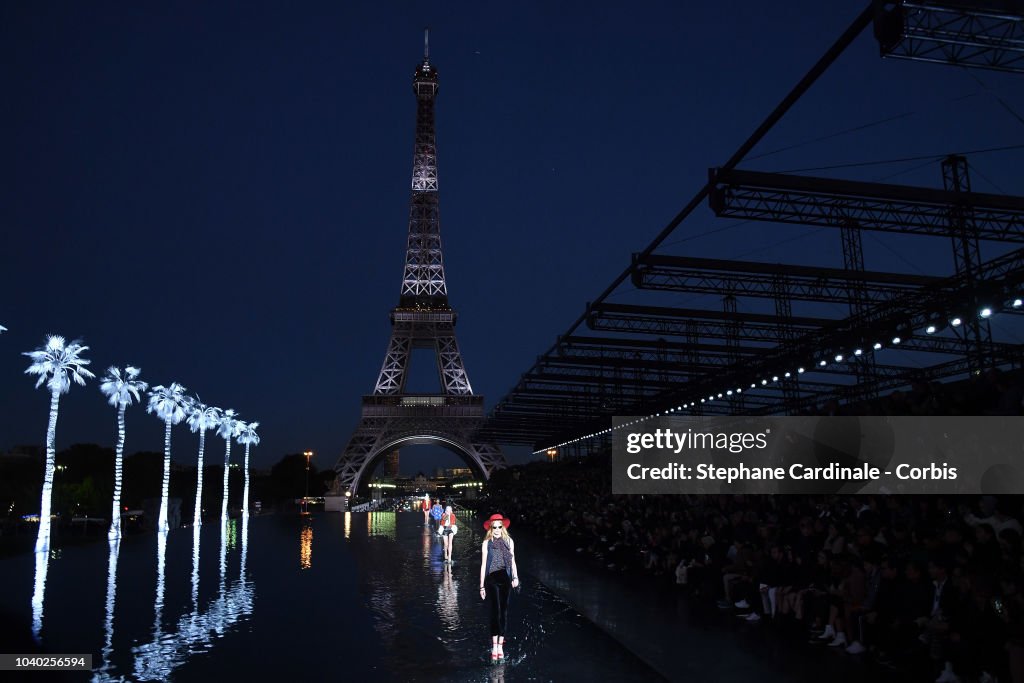 Saint Laurent : Runway - Paris Fashion Week Womenswear Spring/Summer 2019