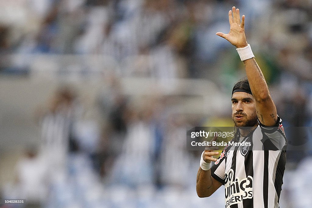 Botafogo v Sao Paulo - Serie A