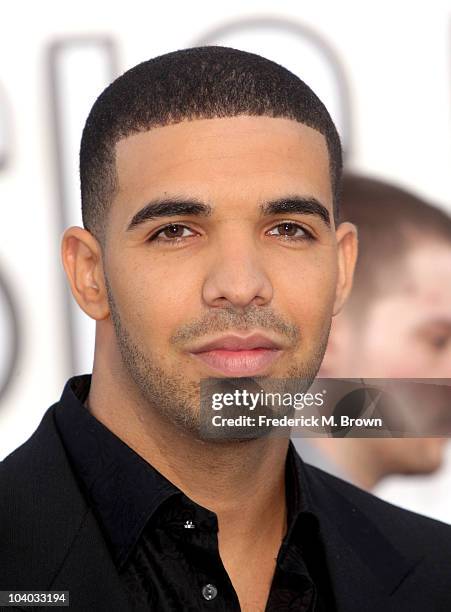 Drake Rapper 2002 Rapper Drake Eye Contact Photos and Premium High Res Pictures - Getty ...