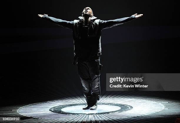 844 Dancing Usher Stock Photos, High-Res Pictures, and Images - Getty ...