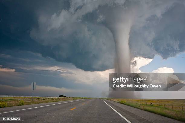 baca / campo tornado - tornado stockfoto's en -beelden