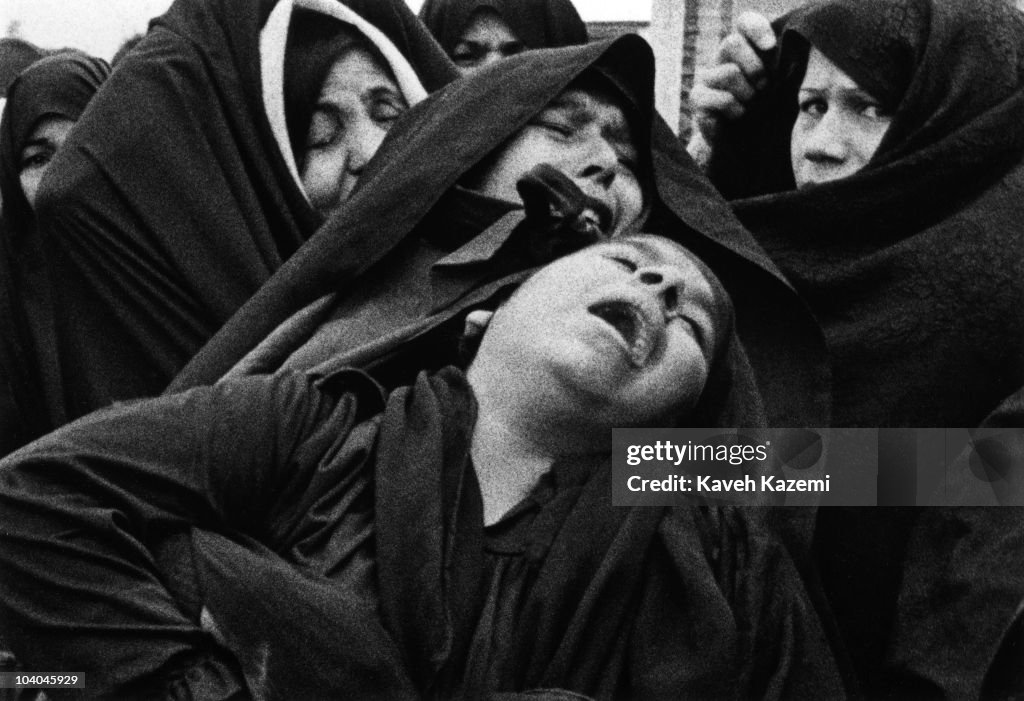 Grief At Behesht Zahra
