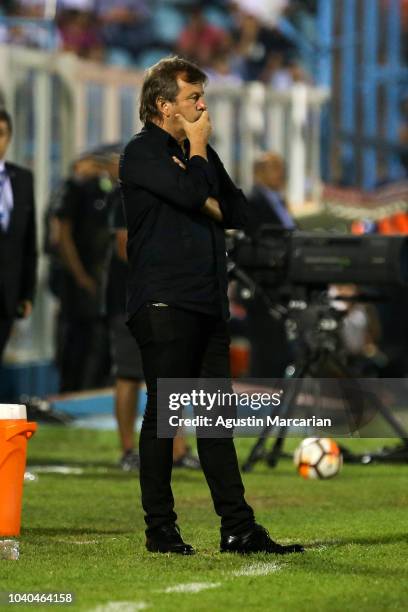 Ricardo Zielinski coach of Atletico Tucuman gestures during quarter final first leg match between Atletico Tucuman and Gremio as part of Copa...