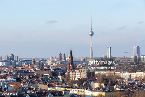 Germany Deutschland Berlin Blick auf den Fernsehturm, Rotes Rathaus und Berliner Dom.