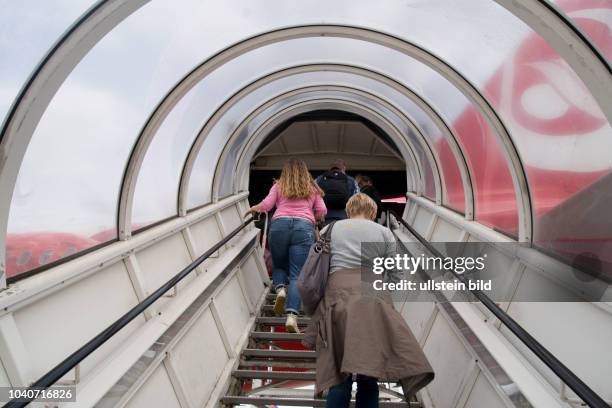 Am startete ab Düsseldorf , airberlin zur ersten Flight Academy ab Düsseldorf. Für die Organisation des Events war airevents zuständig. Zu Beginn gab...