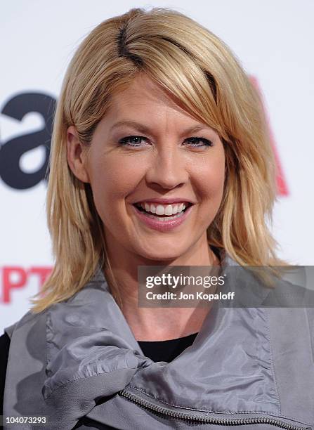 Actress Jenna Elfman arrives at the Los Angeles Premiere "Easy A" at Grauman's Chinese Theatre on September 13, 2010 in Hollywood, California.