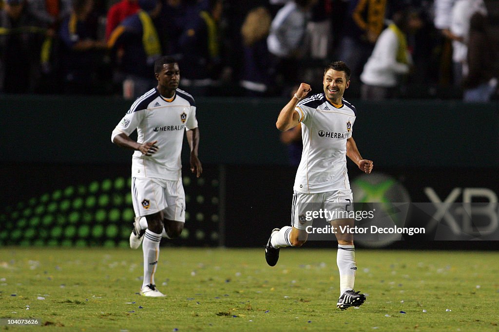 Columbus Crew v Los Angeles Galaxy