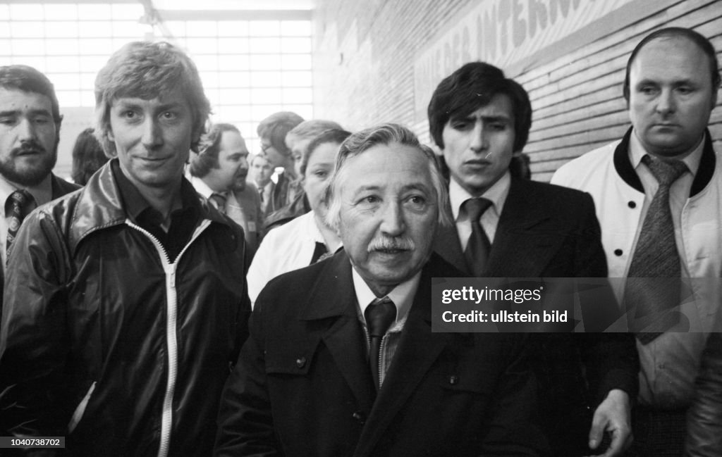 DEU, Germany, Dortmund: The "Festival of Youth" organized by the DKP Youth Organization SDAJ a mixture of politics, discussion, culture, art, folklore and entertainment in the Westfalenhallen in Dortmund from 13th to 14th May 1978.