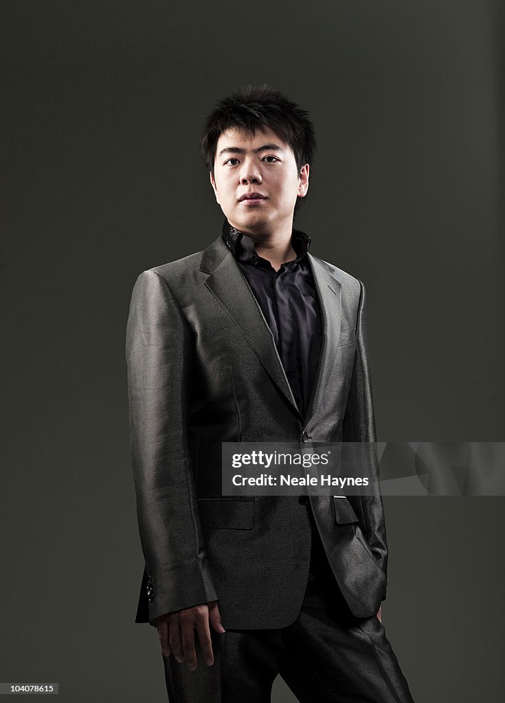 Lang Concert pianist Lang Lang poses for a portrait shoot in New York ...