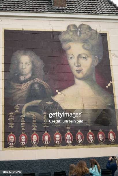 Stammbaum in einem Wandgemälde zeigt die Verwandtschaft zwischen den Europäischen Königshäusern am Prinzenhof in Leeuwarden, Europäische...