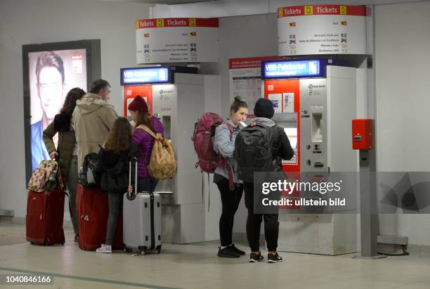 Kann Man Am Flughafen Tickets Kaufen www.gettyimages.ie