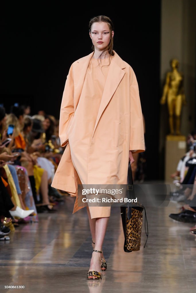 Rochas : Runway - Paris Fashion Week Womenswear Spring/Summer 2019