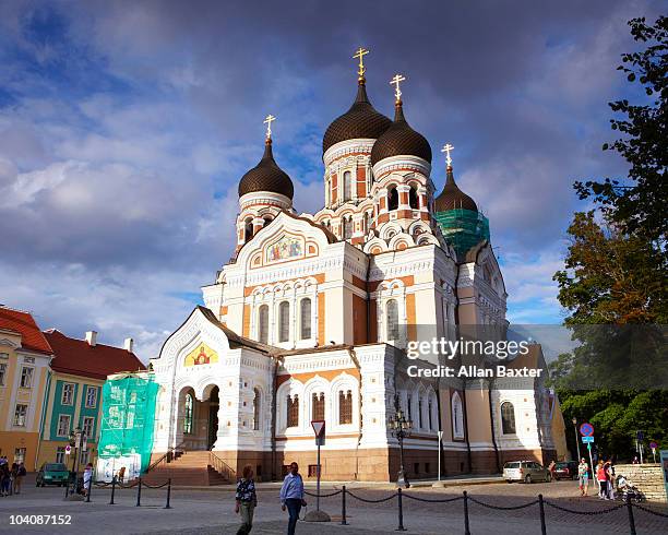 exterior of the alexander nevsky cathedral. - oosters orthodoxe kerk stockfoto's en -beelden