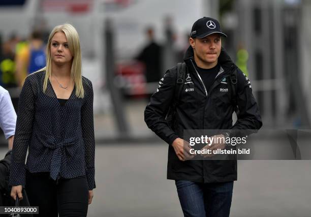 Valtteri Bottas; Mercedes Grand Prix, mit Freundin Emilia Pikkarainen, formula 1 GP, Italien in Monza,