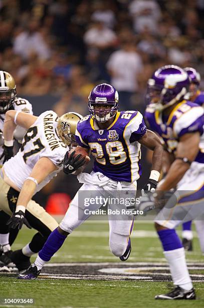 Minnesota Vikings Adrian Peterson in action, rushing vs New Orleans Saints. New Orleans, LA 9/9/2010 CREDIT: Bob Rosato