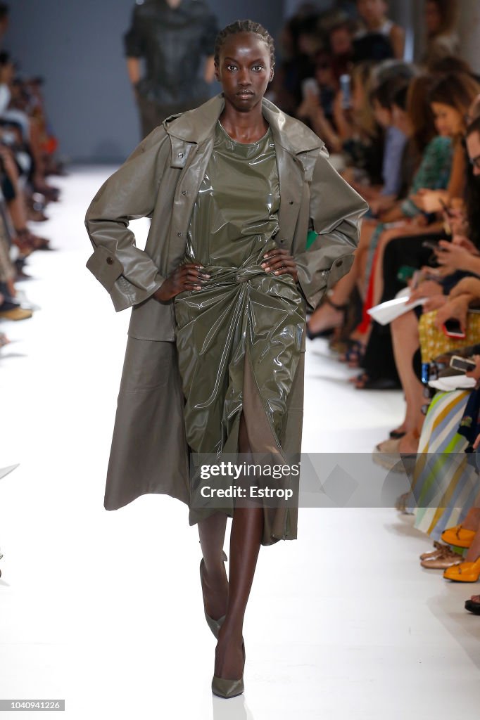 Max Mara - Runway - Milan Fashion Week Spring/Summer 2019