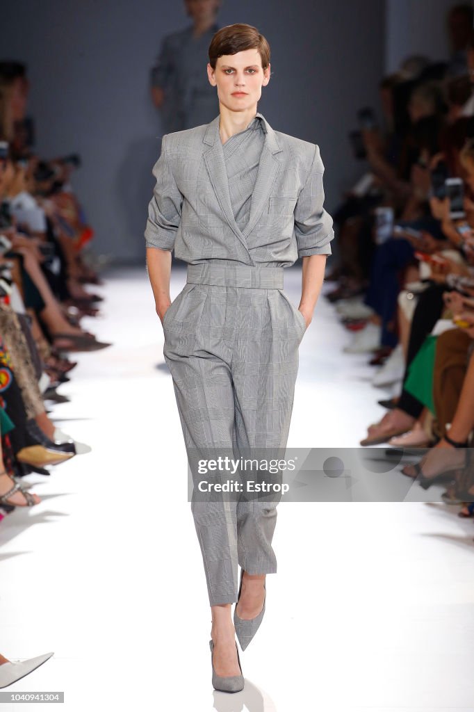 Max Mara - Runway - Milan Fashion Week Spring/Summer 2019