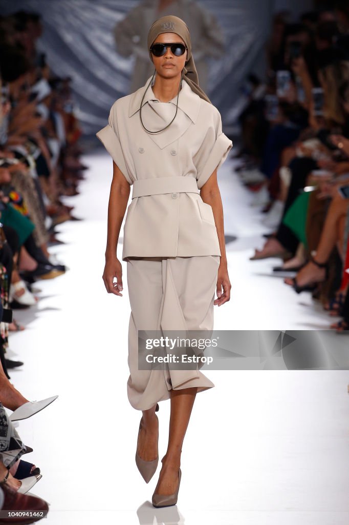 Max Mara - Runway - Milan Fashion Week Spring/Summer 2019