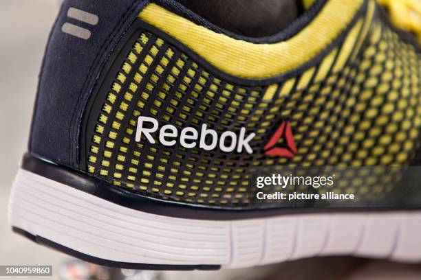 284 Reebok Logo Stock Photos, High-Res Pictures, and Images - Getty Images