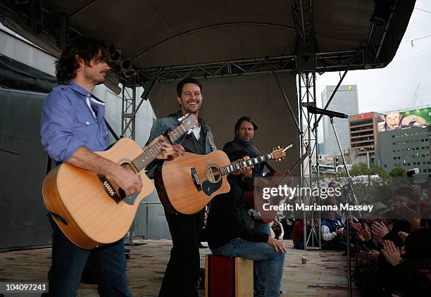 Powder Singer 27 Powderfinger Play Surprise Melbourne Concert Stock Photos, High-Res ...