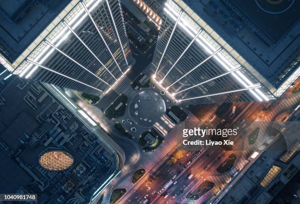 aerial view of skyscraper - façade de magasin photos et images de collection
