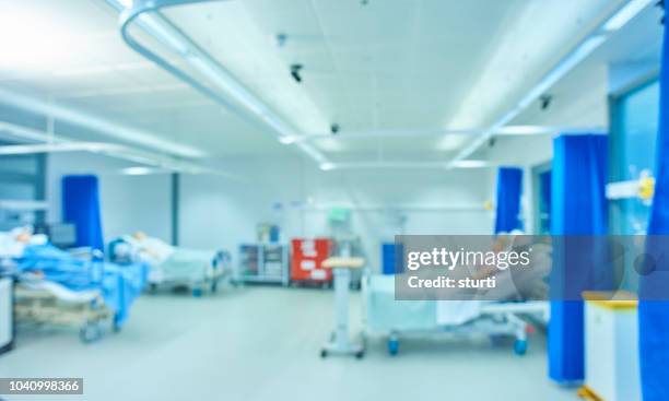 defocussed medical room - recovery room stock pictures, royalty-free photos & images