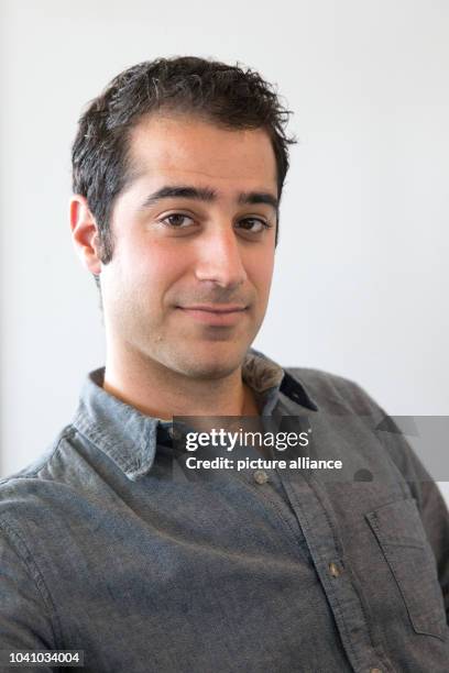 Kayvon Beykpour, founder and CEO of Periscope, sits in an office of Twitter Germany in Hamburg, Germany, 29 June 2015. Photo: Christian Charisius/dpa...