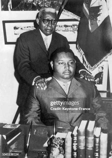 Le Président d'Haïti François Duvalier 'Papa Doc' et son fils Jean-Claude 'Bébé Doc' à la fin des années 1960 au moment où ce dernier est désigné...